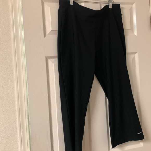 Nike crop leggings size 12-14 great condition - Picture 2 of 4